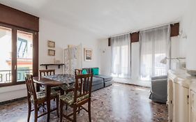 Venezia- S. Lucia Train Station Lovely Apartment!